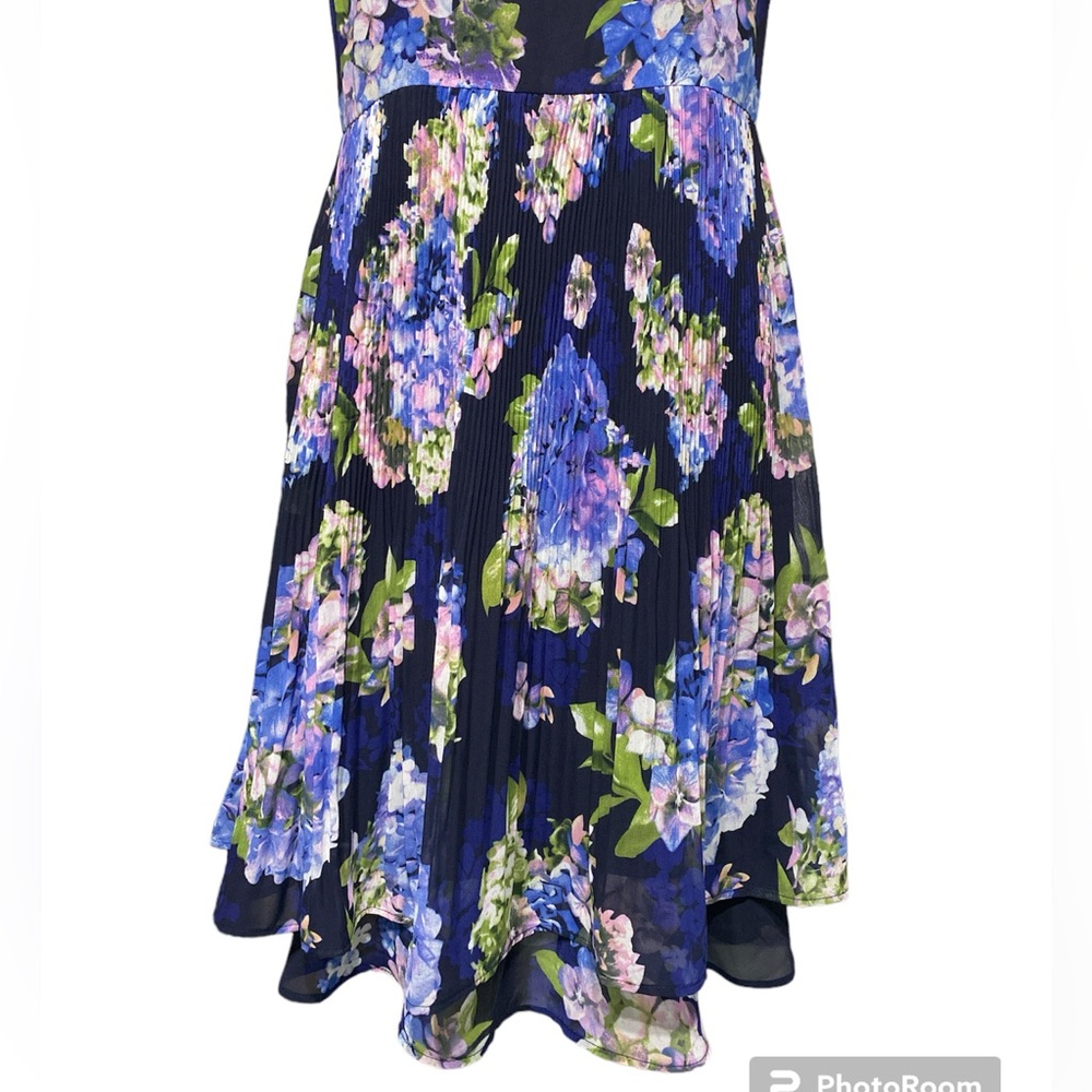 Abs Collection Dress - Picture 6 of 15